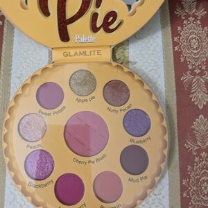 Glamlite Pie Eyeshadow Palette